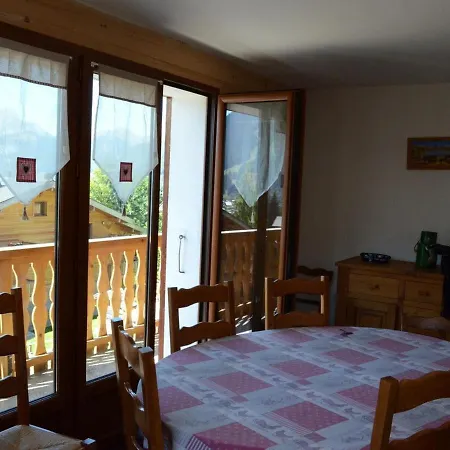 : 4 Pieces Pour 8 Personnes Avec Balcon, Garage Et Proche Du Centre - Fr-1-676-118 Apartment *